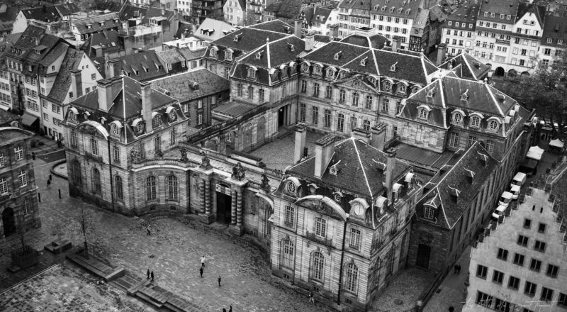 Un beau bâtiment vu d'en haut